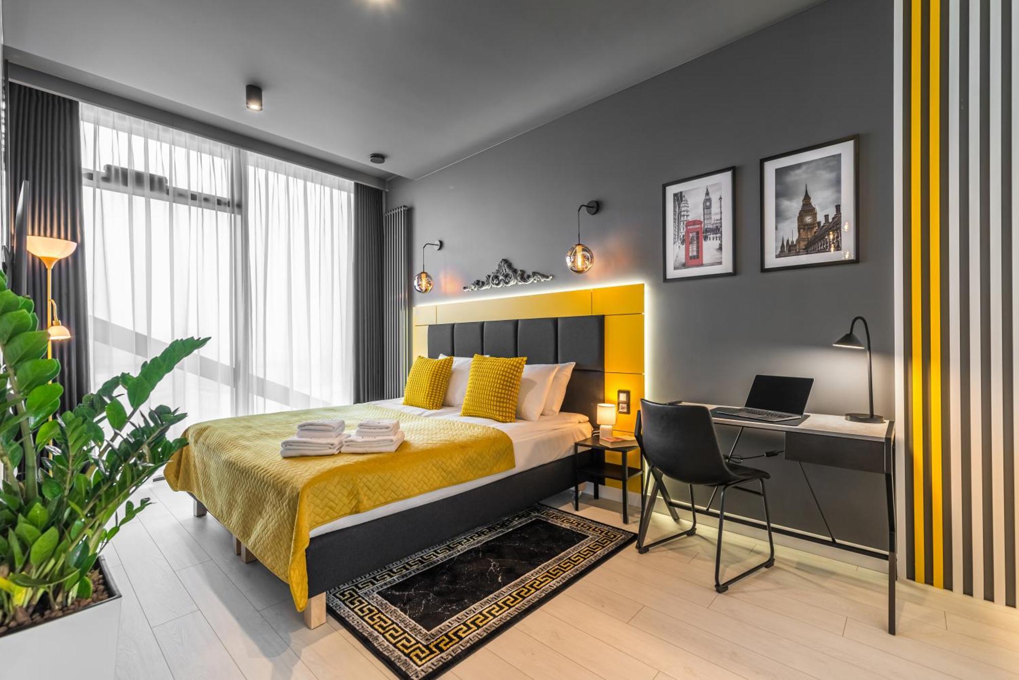 Q18 Aparthotel *