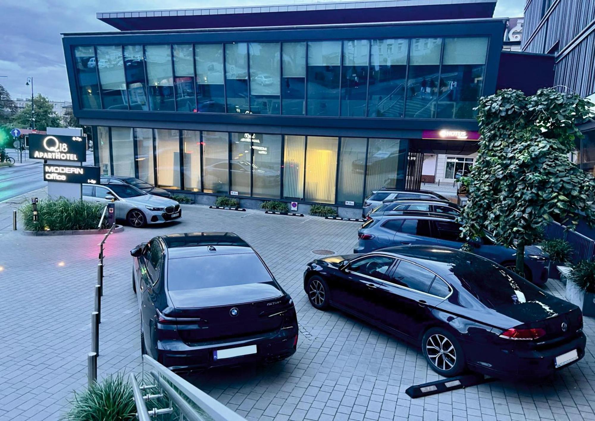 Aparthotel Q18